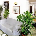 Rocchi Hotel *